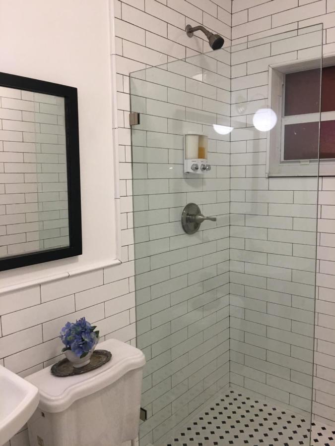 Private Studio Blocks From Coconut Grove Маямі Екстер'єр фото