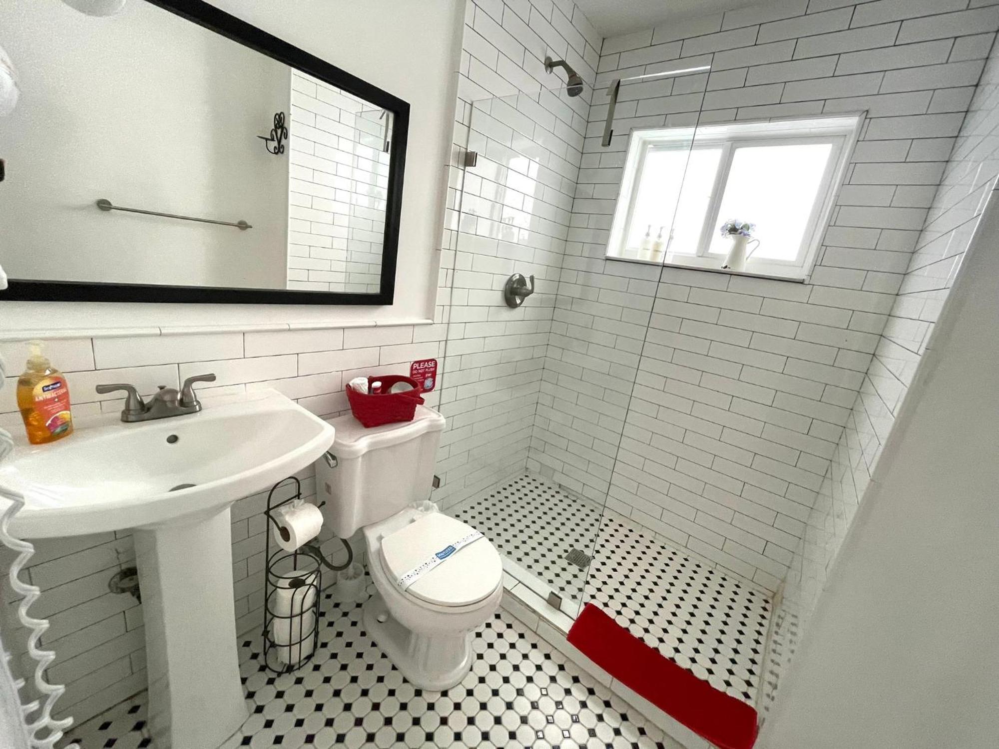 Private Studio Blocks From Coconut Grove Маямі Екстер'єр фото